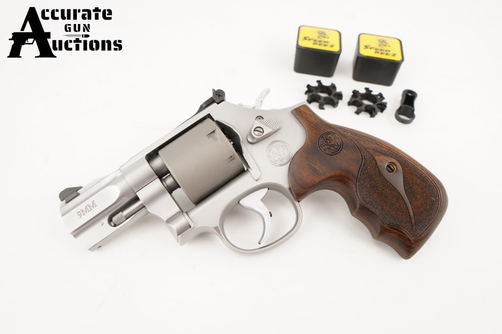 Smith & Weason 986 Performance Center 9mm: Performance Center guns originate from standard designs or are created from the ground up. From hand-cutting and fitting to fine tuning for precision, these firearms are top performers. Products from 