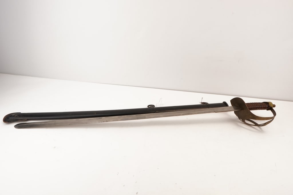 1860 Civil War Cavalry replica: 1860 Civil war replica sword. Please see the photos.
