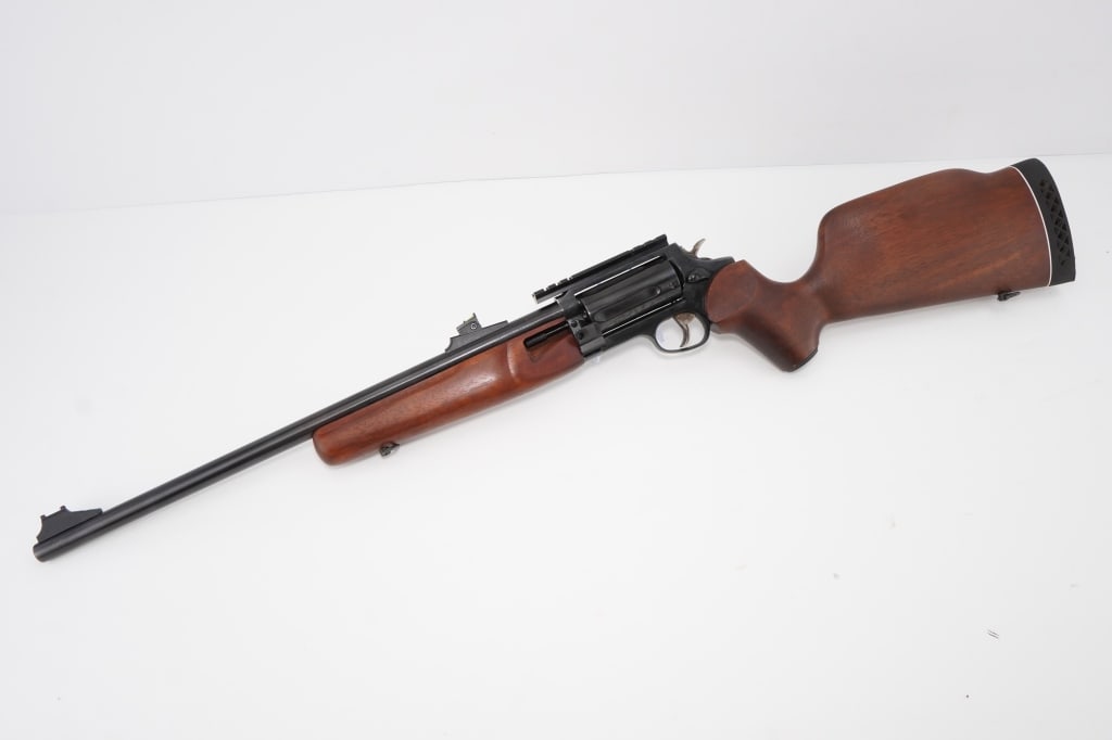 TAURUS Circut Judge .45LC/.410: The Taurus Braztec Circuit Judge .45LC/.410 is a versatile revolver, combining the power of .45 Long Colt and .410 bore shotgun shells in one firearm. Featuring a 5-round capacity and a distinctive, c