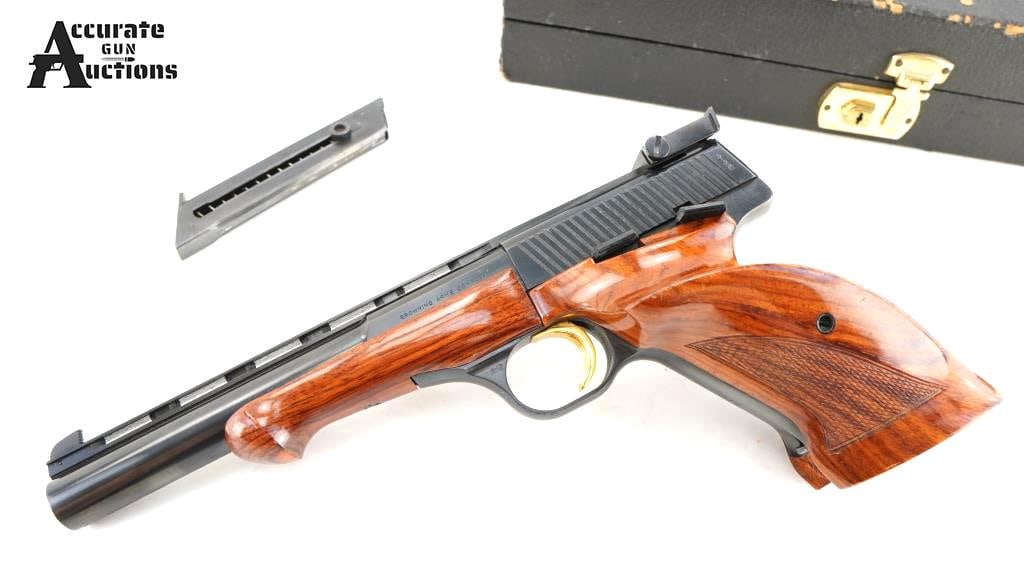 Browning Medalist .22LR: Make: Browning Model: Medalist Caliber: .22LR Action: Semi Barrel: 6.75 Bore: Bright Serial # 8820917 Condition: Very Good Importer: Browning Arms Company Manufactured in 1967 as per serial number.. T