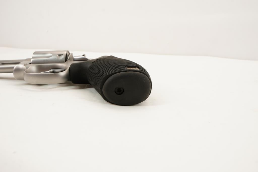 Taurus Tracker .17 HMR - 19