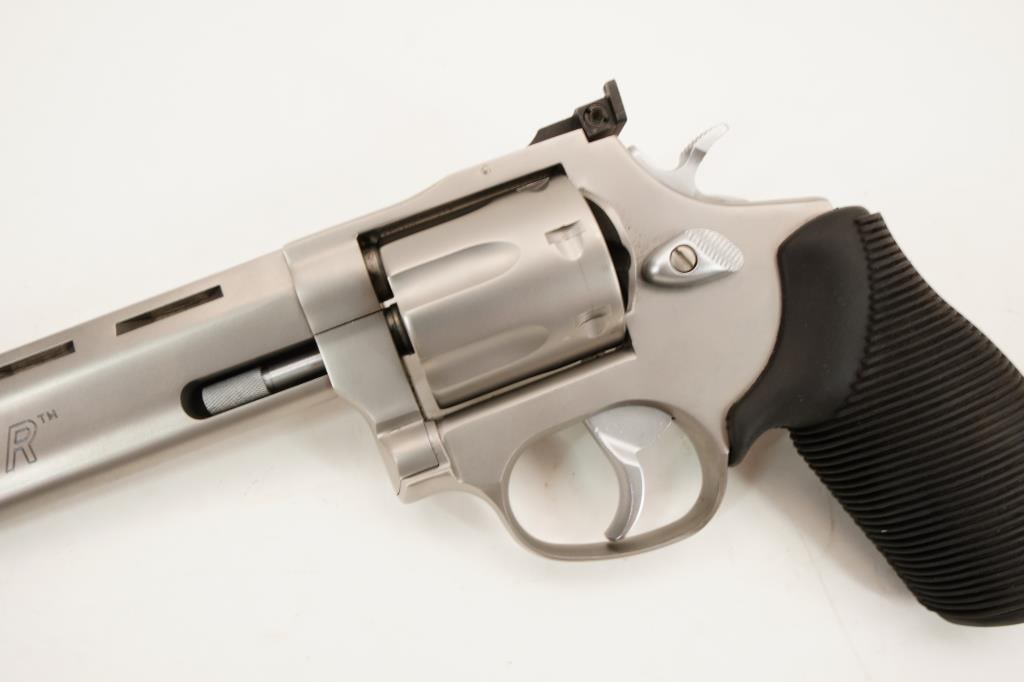 Taurus Tracker .17 HMR - 3