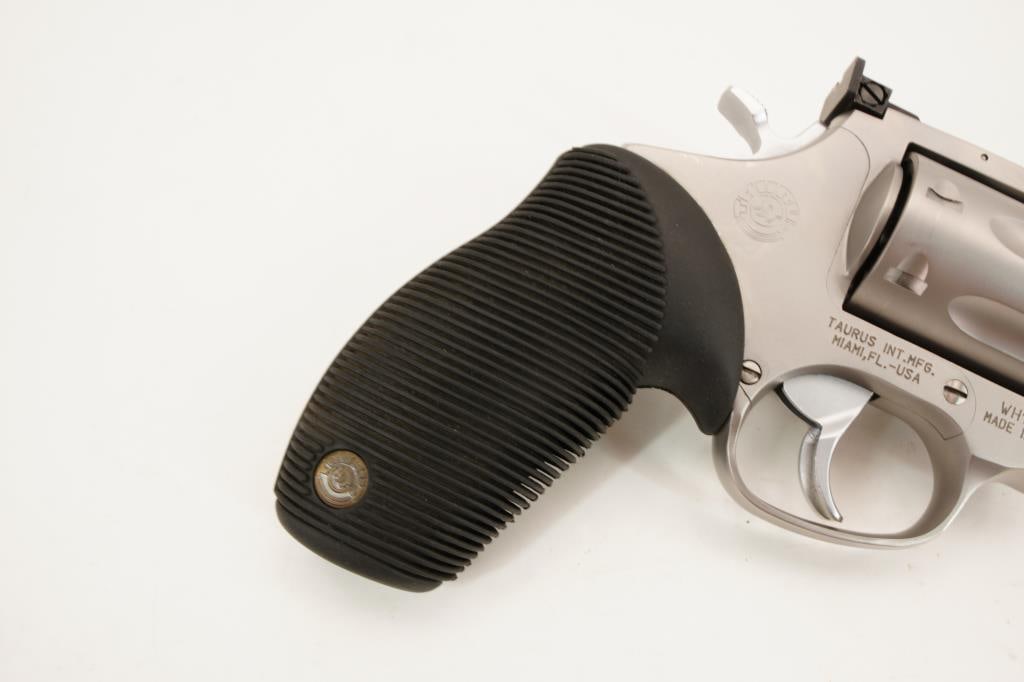 Taurus Tracker .17 HMR - 8