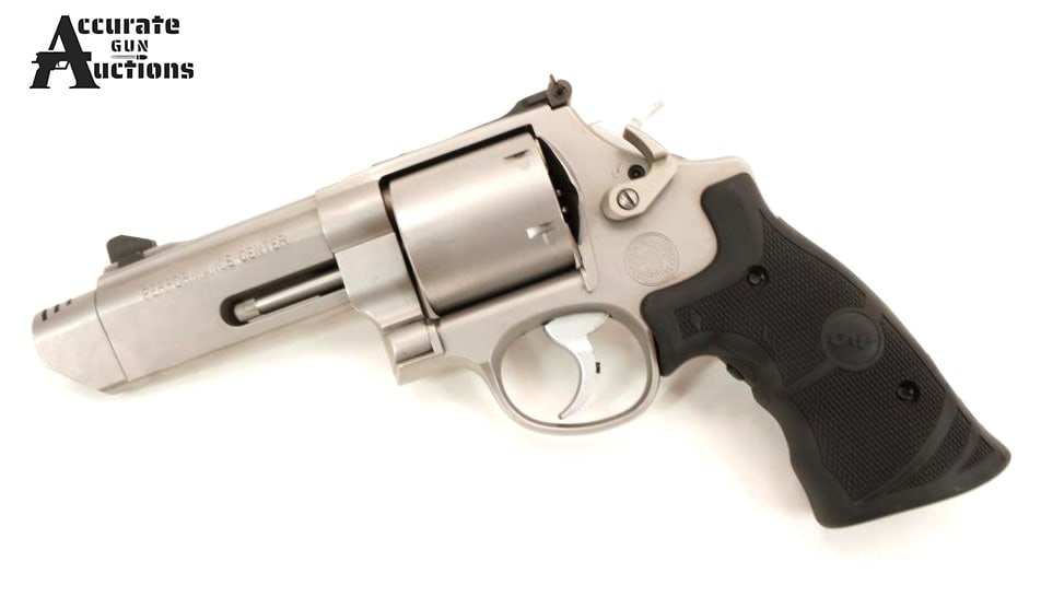 Smith & Wesson 629-6 Performance Center .44 MAG (1 of 20)
