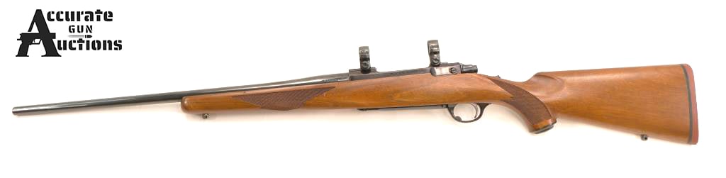 Ruger M77 .257 Roberts: Make: Ruger Model: M77 Caliber: .257 Roberts Action: Bolt Barrel: 22 Bore: Bright Serial # 75-57747 Condition: Very Good This Ruger M77 in .257 Roberts. It has a beep blue finish, a factory checkered 