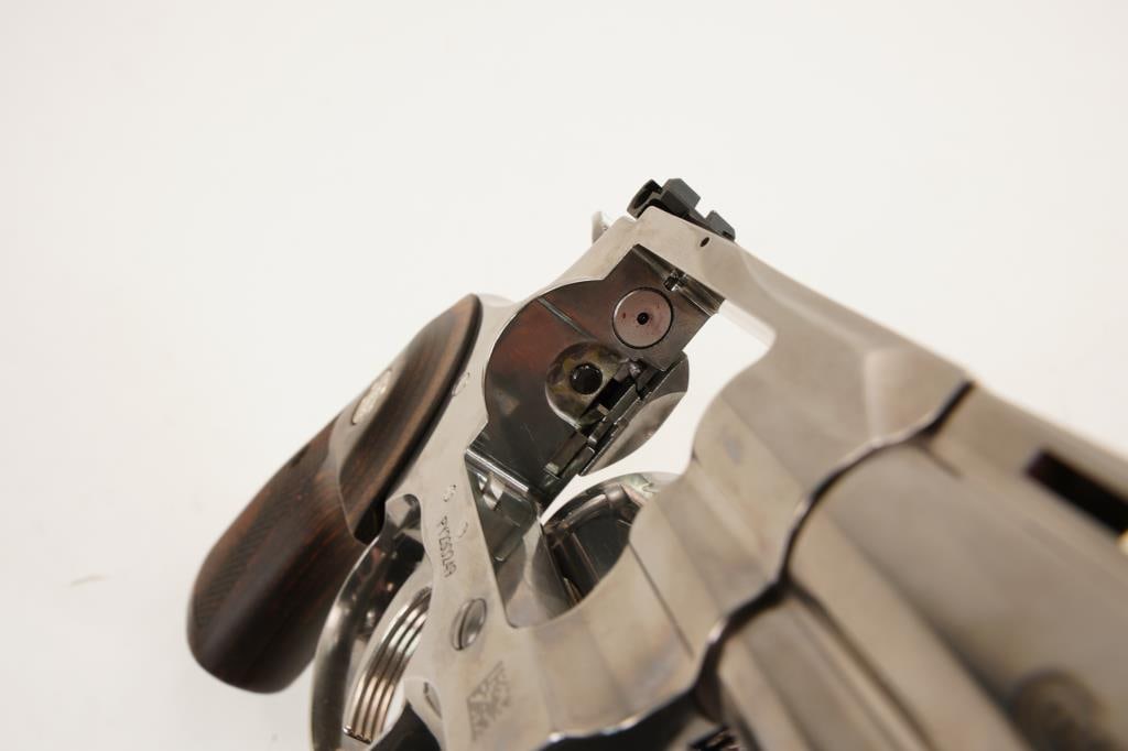 Colt Python .357 MAG - 18