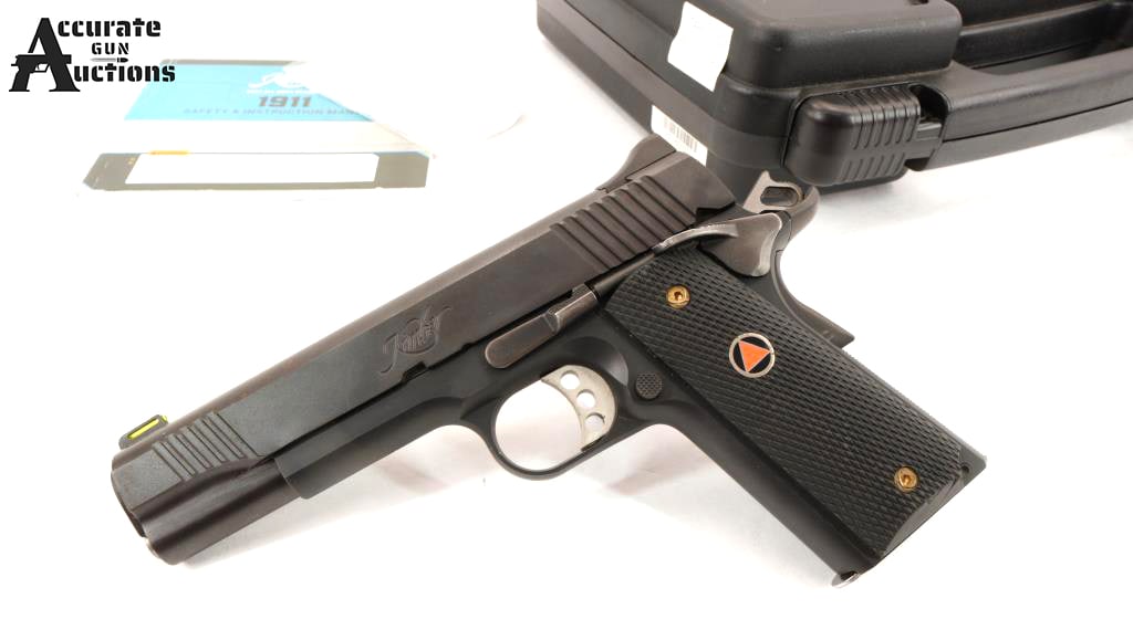 Kimber Custom II 10mm: Make: Kimber Model: Custom II Caliber: 10mm Action: Semi Barrel: 5 Bore: Shiny Serial # KF160107 Condition: Very Good This Kimber Custom II 10mm is a full sized, steel framed 1911 pistol with a black 