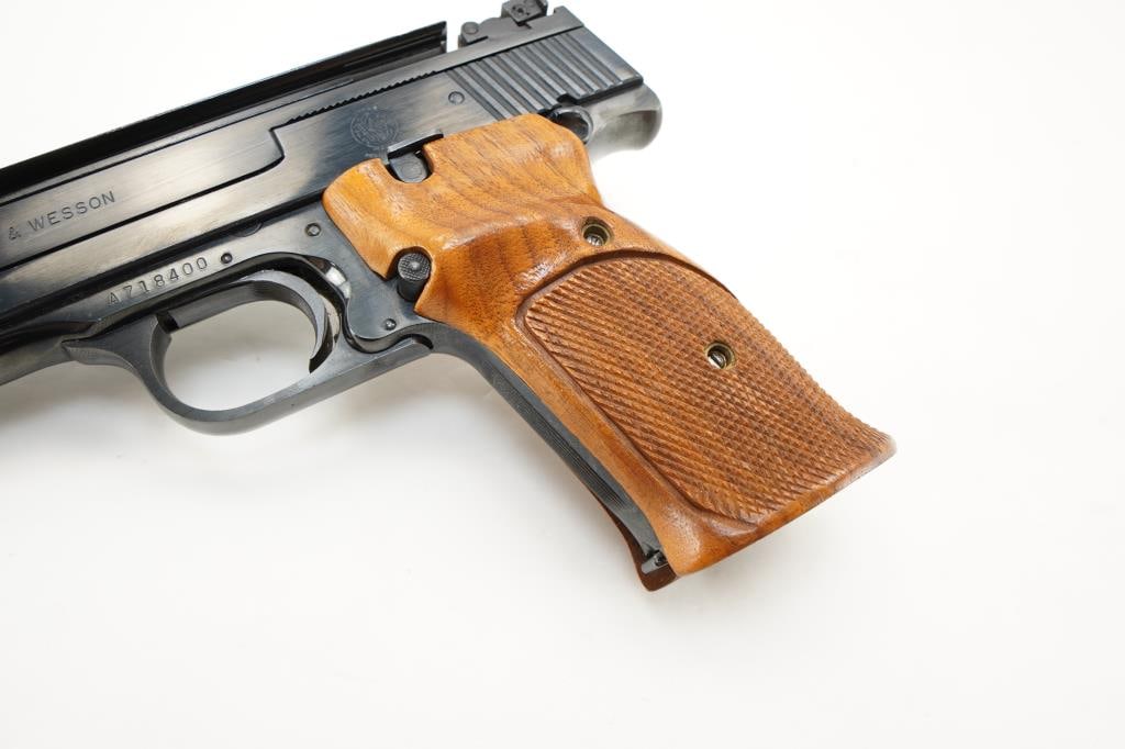 Smith & Wesson 41 .22 LR - 6
