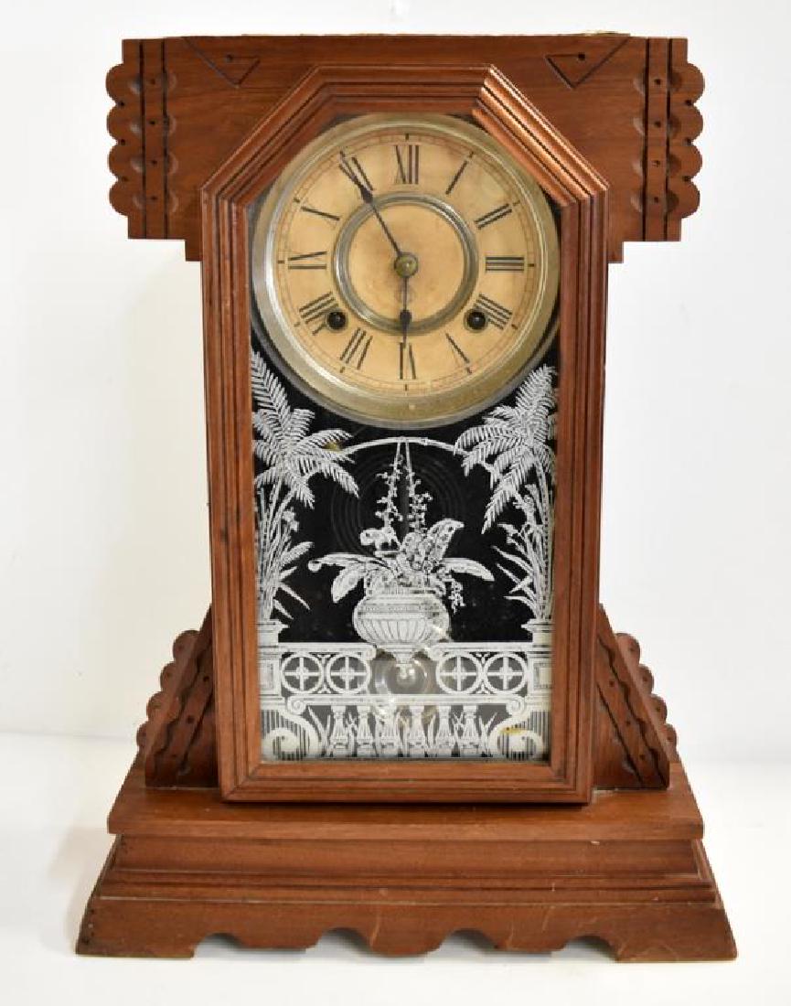 ANTIQUE OAK SHELF CLOCK