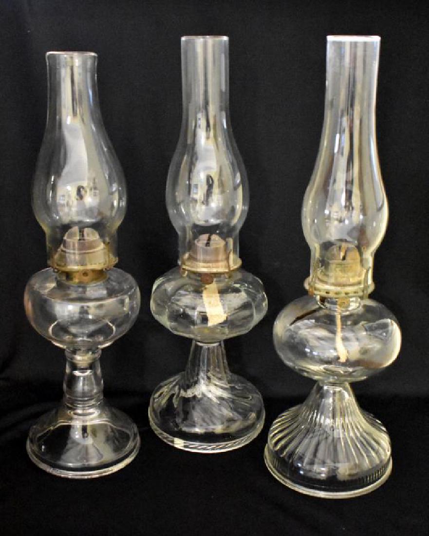 THREE ANTIQUE KEROSENE LAMPS (1 of 4)