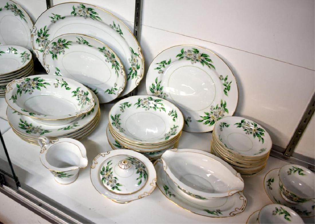 MID CENTURY HIRA "DESERT GARDENIA" CHINA: Includes 60 pieces of circa 1960s Hira china in the "Desert Gardenia" pattern with seven dinner plates, seven salad plates, seven bread & butter plates, nine soup bowls, ten berry bowls, seven tea cup