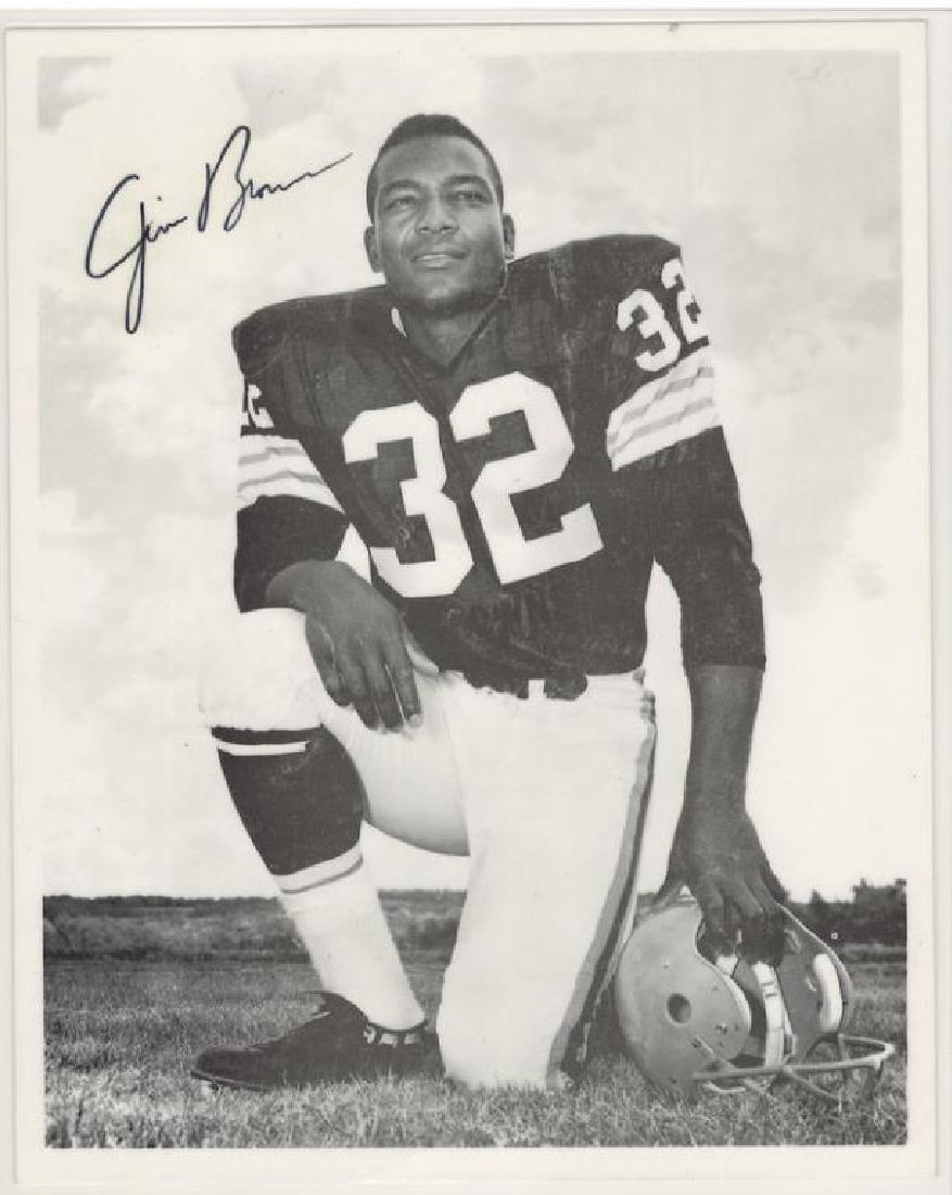 AUTOGRAPHED CLEVELAND BROWNS JIM BROWN PHOTO (1 of 3)