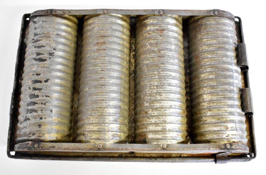 ANTIQUE BREAD BAKING MOLD (1 of 4)