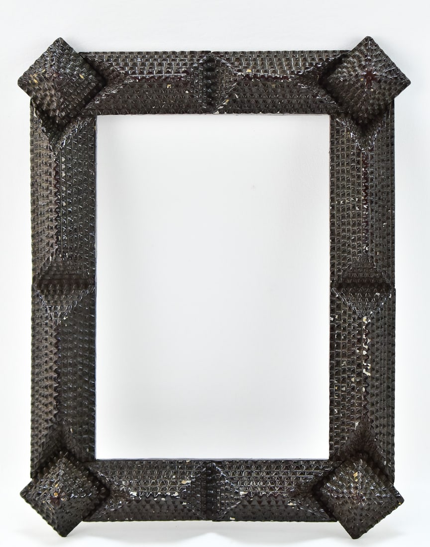 AMERICAN TRAMP ART FRAME (1 of 3)