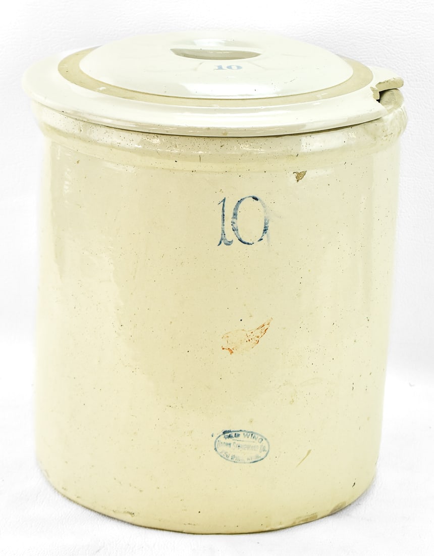 RED WING 10 GALLON STONEWARE CROCK: Red Wing Union Stoneware Company 10 gallon stoneware crock with lid, circa early 1900s. 