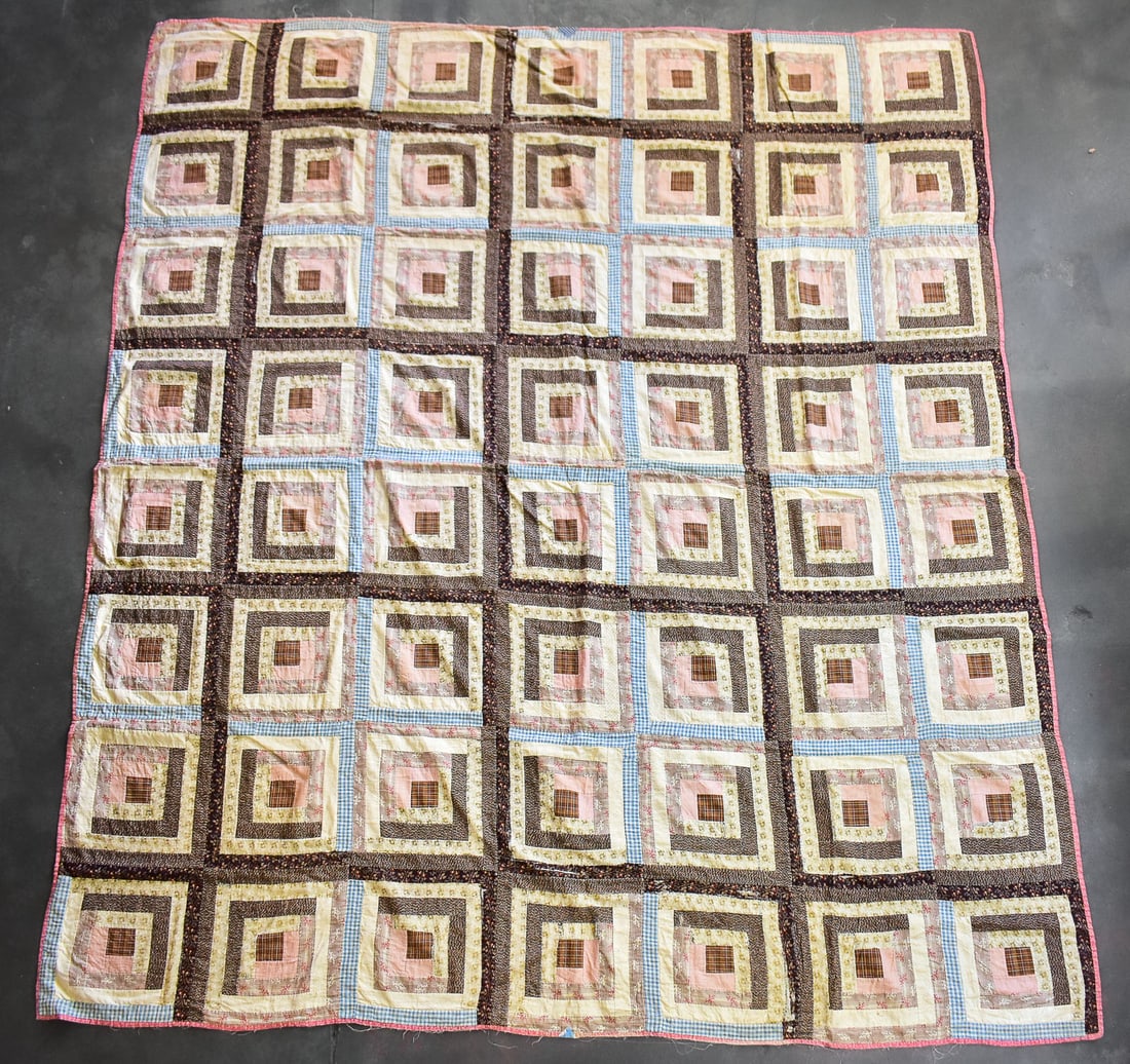 ANTIQUE LOG CABIN PATTERN QUILT (1 of 5)