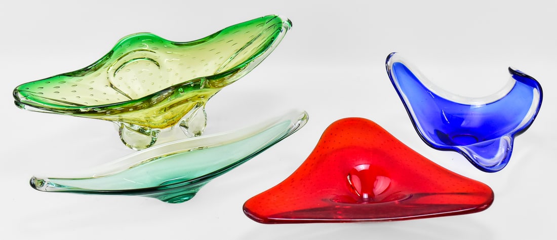 MID-CENTURY MODERN ITALIAN "BULLICANTE" OVAL FOOTED DISH & MORE: Includes the following mid-century modern art glass, circa 1950 -1960s: Italian "Bullicante" oval footed green-yellow dish (4.5" tall. 15.5" wide, and 6" deep), unmarked blue 