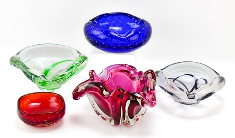 ASSORTED MURANO GLASS ASHTRAYS