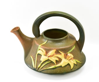 ROSEVILLE ZEPHYR LILY SIENNA BROWN TEAPOT