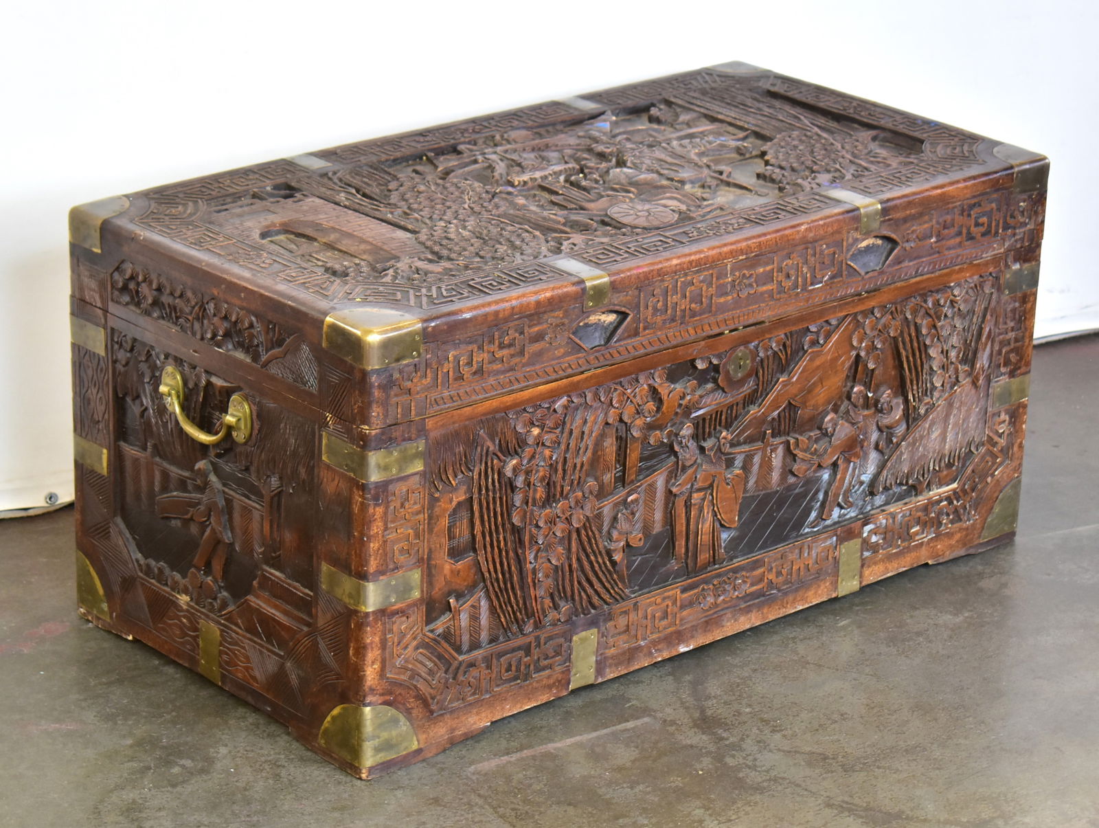 CHINESE CAMPHOR HIGH-RELIEF STORAGE CHEST (1 of 4)