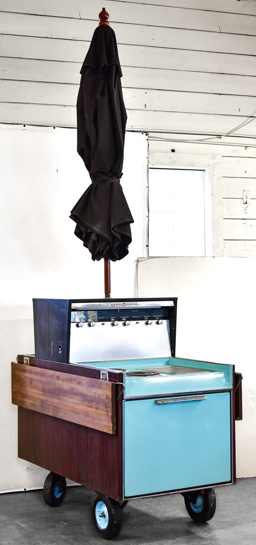 CIRCA 1960 GENERAL ELECTRIC PARTIO CART (1 of 5)