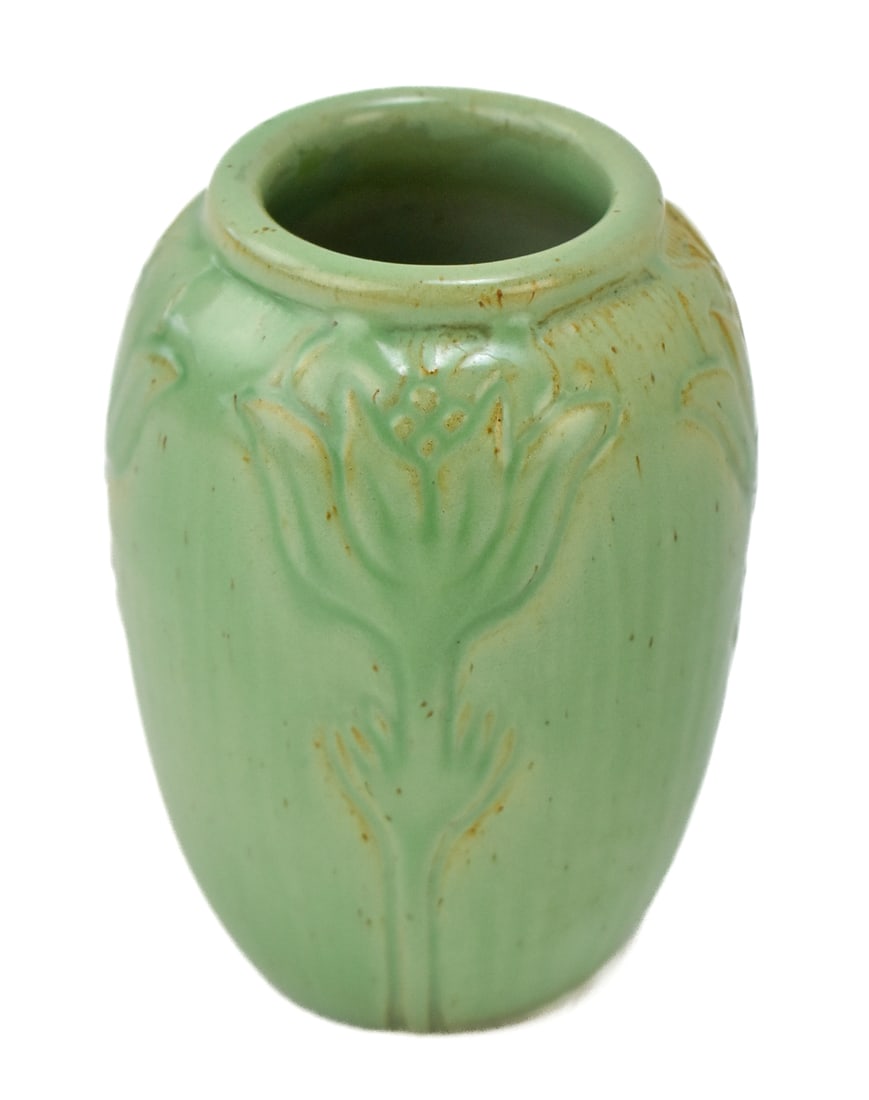 UNIVERSITY OF NORTH DAKOTA SCHOOL OF MINES POTTERY FLOWER VASE (1 of 4)