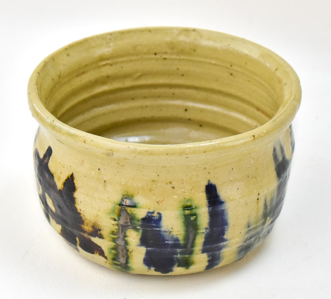 UNIVERSITY OF NORTH DAKOTA SCHOOL OF MINES POTTERY TRIAL GLAZE BOWL: 1950s University of North Dakota School of Mines trial glaze bowl from the Margaret Pachl era, unsigned with UND stamp.