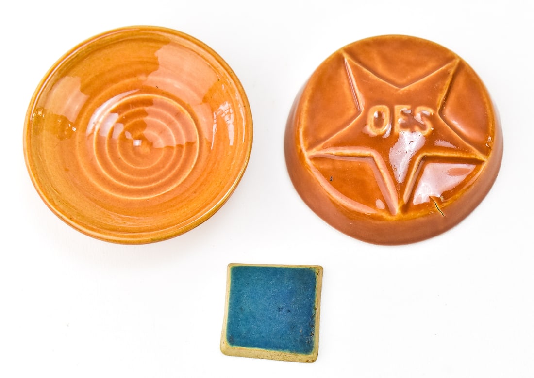 UNIVERSITY OF NORTH DAKOTA SCHOOL OF MINES POTTERY ASSORTMENT (1 of 4)