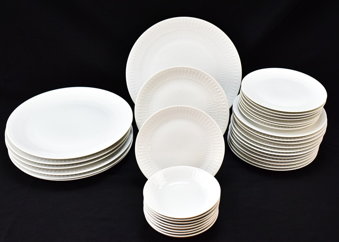 HUTSCHENRUTHER SELB BAVARIA 'APART' ASSORTED DINNERWARE (1 of 4)