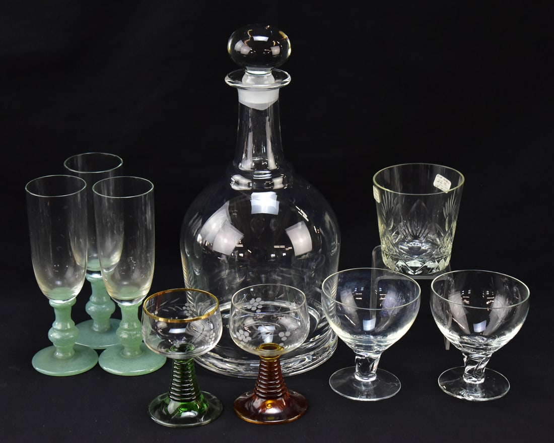 BARWARE ASSORTMENT: VILLERY & BOCH, GERMAN ROEMER, & MORE: Includes the following barware: three 1990s Villeroy & Boch "Isabelle" flutes, one cut glass whiskey glass (3.5" tall), two champagne coupe glasses, two German Roemer wine glasses w