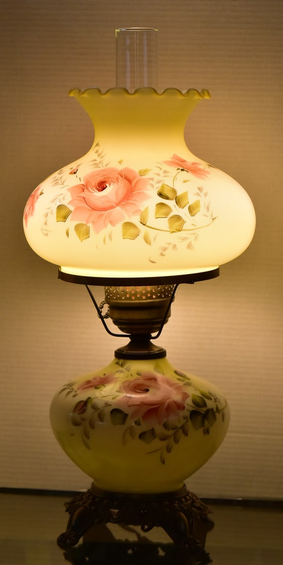 GONE WITH THE WIND FLORAL LAMP (1 of 2)