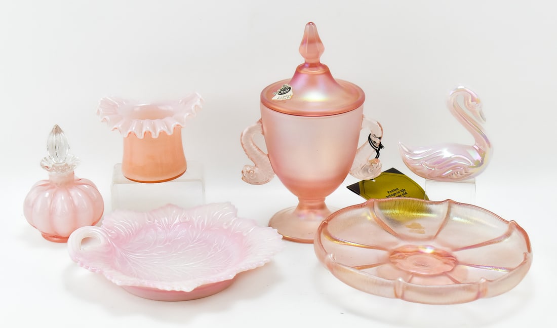 COLLECTION OF FENTON PINK GLASSWARE (1 of 4)