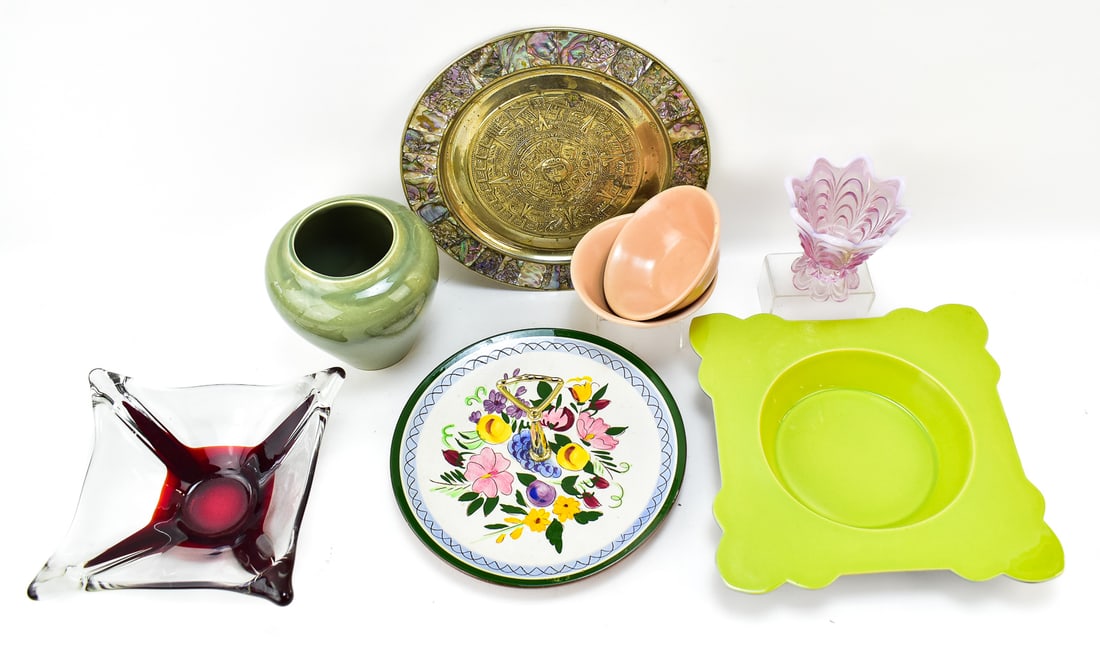 ASSORTED VINTAGE TABLEWARE (1 of 5)