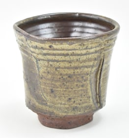 RAY GRIMM (OREGON ARTIST, 1924 - 2012) SIGNED RAKU-FIRED DARK BROWN STONEWARE BOWL