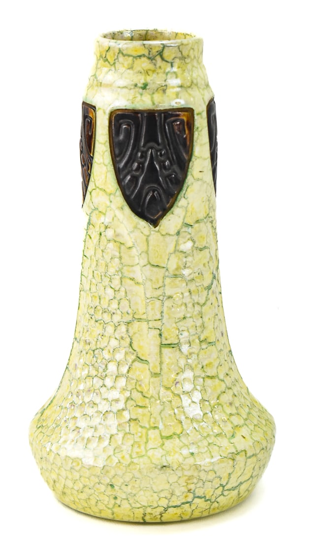 EARLY 20TH CENTRY BOHEMIAN DITMAR URBACH ALIENWARE VASE (1 of 3)