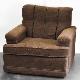 MONTE'S FINE FURNITURE LOUNGE CHAIR