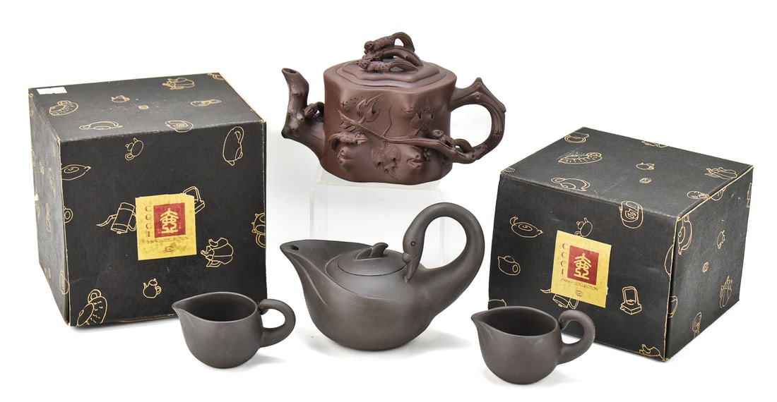 PAIR OF YIXING-STYLE EARTHENWARE TEAPOTS (1 of 10)