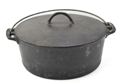 EARLY 20TH CENTURY PRE-GRISWOLD ERIE DUTCH OVEN
