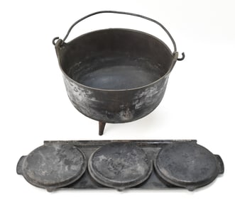 ANTIQUE CAST IRON CAULDRON OR SMELTING POT & CAKE GRIDDLE