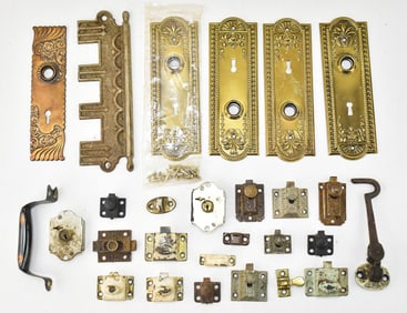 ASSORTMENT OF ANTIQUE DOOR PARTS