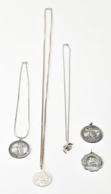 COLLECTION OF STERLING SILVER PENDANTS & CHAINS