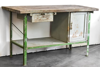 EARLY 20TH CENTURY GERMAN INDUSTRIAL WORK BENCH