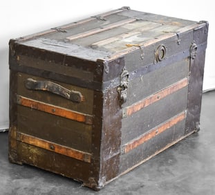 ANTIQUE BALMORAL STEAMER TRUNK