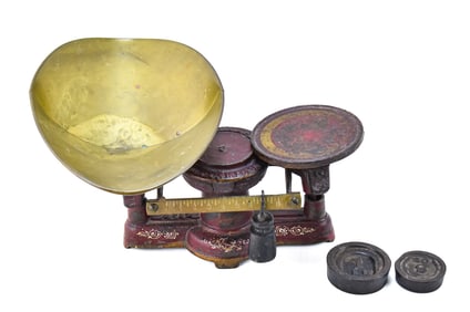 HOWE SCALE COMPANY GENERAL STORE CAST IRON BALANCE SCALE AND WEIGHTS