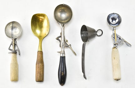COLLECTION OF ICE CREAM SCOOPS
