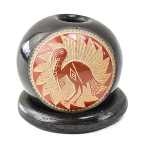 JOSEPH LONEWOLF SIGNED SANTA CLARA PUEBLO SIENNA BLACKWARE SGRAFFITO JAR