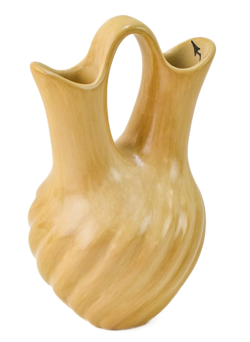 JUANITA FRAGUA JEMEZ PUEBLO SIGNED REDWARE POTTERY WEDDING VASE: Signed redware pottery wedding vase with black slip arrow motif by listed artist Juanita Fragua (1935 - 2020) Jemez Pueblo - New Mexico pueblo, circa late 20th century.