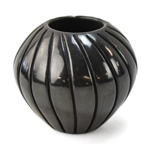 STELLA CHAVARRIA SIGNED SANTA CLARA PUEBLO BLACKWARE POTTERY BOWL RING