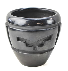 1976 BETTY & LEE TAFOYA SIGNED SANTA CLARA PUEBLO BLACKWARE CLAY VASE