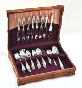INTERNATIONAL STERLING SILVER PRELUDE FLATWARE SET